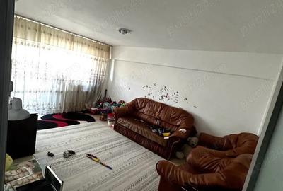 Apartament cu 4 camere decomandat în Central - 1