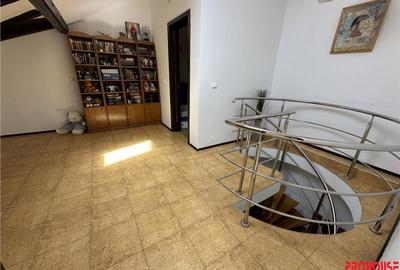 Apartament cu 3 camere decomandat în Central - 4