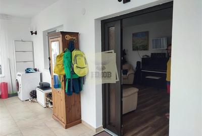 Casa individuala 5 camere terasa acoperita 3 bai si 458 mp teren in Cristian - 7