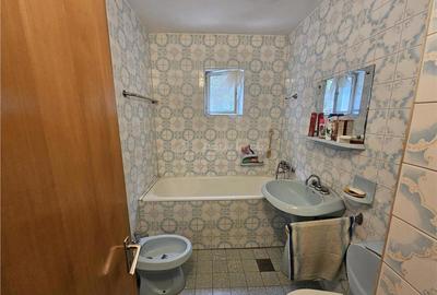 Apartament cu 4 camere decomandat în Micro IV - 18