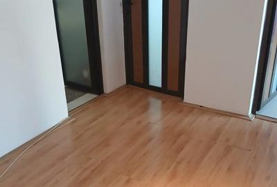 Vand schimb ap. 3 cam. 71 mp bl.S9 acoperit total ,cu boxa ,parcare ,imb. ,langa ASIROM - 4