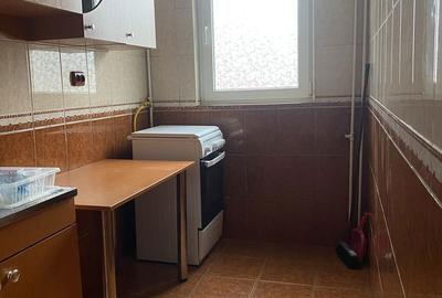 Apartament cu 3 camere semidecomandat în Central - 3