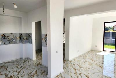 Casă individuală cu 5 camere cu Canalizare în Exterior Est - 11