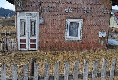 Casă cu 2 camere cu Teren 15220 Mp în Coșna - 1