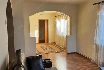 Casă cu Teren 400 Mp în Central - 3