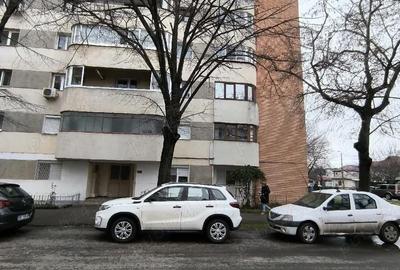 Apartament cu 3 camere decomandat în Tineretului - 1