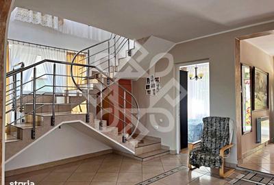 Casă cu 6 camere decomandat cu Teren 1850 Mp în Iorga - 11