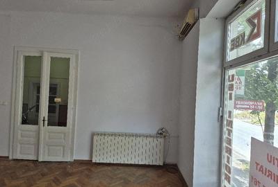 Spațiu comercial, de 35 mp, în Central - 7