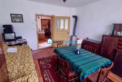 Casa de vanzare cu 3 camere in Jibert judetul Brasov - 8
