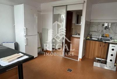 Spațiu comercial, de 22 mp, în Central - 3