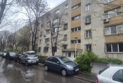 Apartament cu 4 camere decomandat în Drumul Taberei - 1