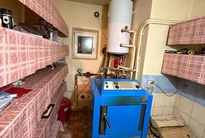 Casă cu 8 camere cu Teren 750 Mp în Central