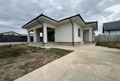 Casa cocheta , individuala, terasa si gradina !!! - 3
