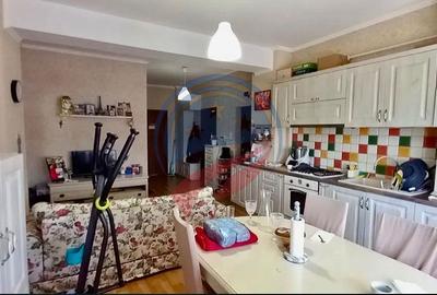 Apartament cu 3 camere decomandat în Central - 4