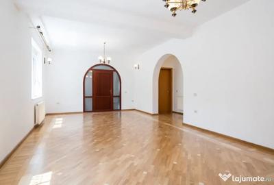 Casă cu 7 camere cu Teren 280 Mp în 1 Mai - 5