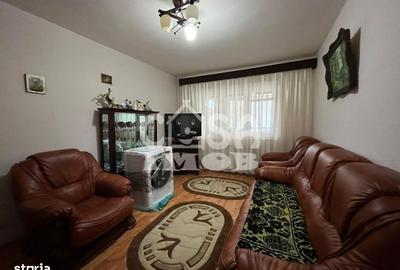 Apartament cu 3 camere semidecomandat în Micro 8 - 11