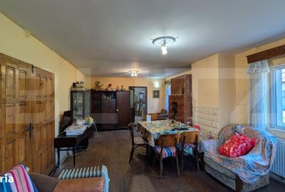 Casă cu 7 camere cu Teren 1656 Mp în Hulubești - 2