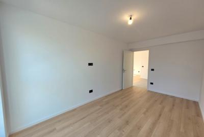 Apartament cu 2 camere decomandat în Tractorul - 12