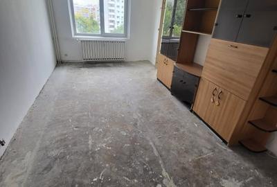 Apartament cu 3 camere decomandat, mobilat în Trafic Greu - 12