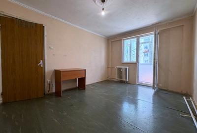 Apartament cu 2 camere semidecomandat în Berceni