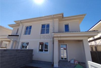Duplex cu 4 camere cu Canalizare în Moșnița Nouă - 1