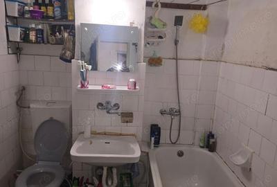 Apartament cu 3 camere decomandat în 22 Decembrie - 1