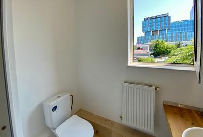 Spatiu comercial, stradal, de inchiriat - 15