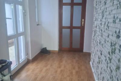 Casă cu 7 camere cu Teren 271 Mp în Central