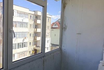 Apartament cu 2 camere semidecomandat în Mărăței