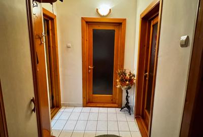 Apartament 3 camere-Zona Sud - etaj 2/4 - 47mp - 3