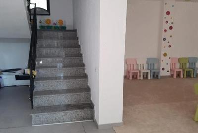 Casă cu 6 camere cu Teren 380 Mp în Central - 4