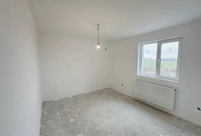 Casă cu 4 camere cu Teren 295 Mp în Domnești - 4