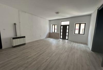 Spațiu comercial, de 65 mp, în Central - 1