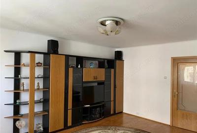 Apartament cu 3 camere decomandat, mobilat în Timpuri Noi