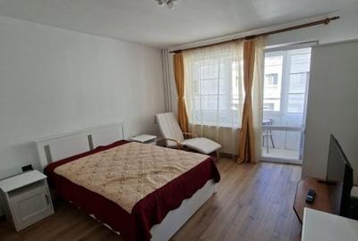 Garsonieră decomandată, mobilată în Calea Victoriei