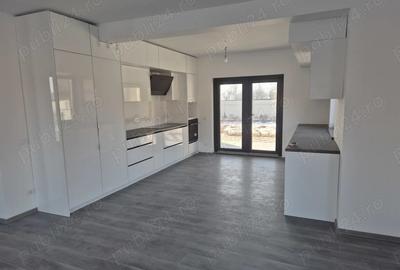 Casă cu 4 camere cu Teren 2700 Mp în Bilca - 10