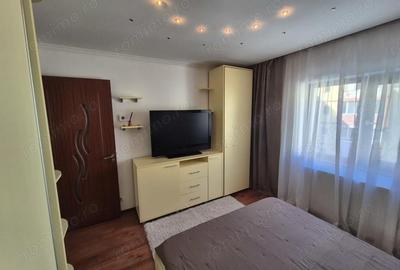 Apartament cu 2 camere decomandat în Micro IV - 3