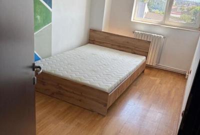 Apartament situat in zona FAR - 7