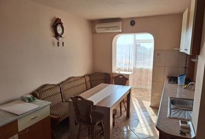 Apartament cu 2 camere decomandat în Km 5 - 5
