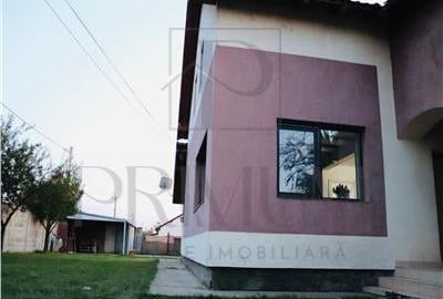 Casa 5 camere - curte mare