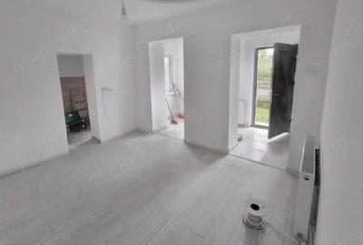 Casă cu 2 camere cu Teren 700 Mp în Central - 1