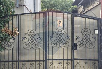 DE VANZARE Casa / Vila cu 11 camere de vanzare in zona Parcul Carol - 54