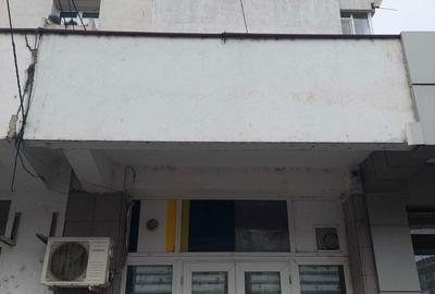 Spațiu comercial, de 77 mp, în Central - 4