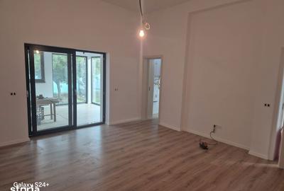Casă cu 4 camere cu Teren 462 Mp în Central - 2