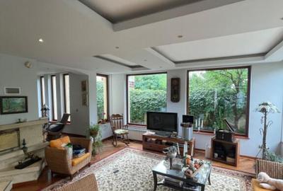 Casa P+1, cu Piscina si Garaj Dublu, 340 mp, 17 ari teren, z