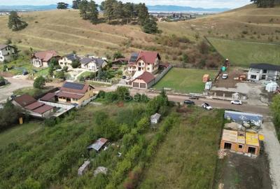 Teren de 1350 mp, în Sânpetru