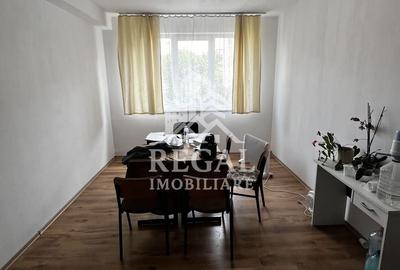 Birou, de 42 mp, în Central - 2