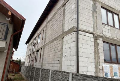 Casă cu 4 camere în Exterior Vest - 2