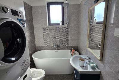 Duplex cu 3 camere cu Canalizare în 13 Septembrie - 17