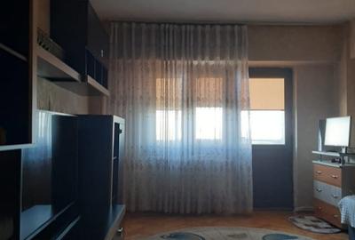 Apartament cu 3 camere decomandat în Drăgășani - 2